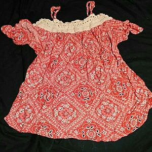 Over the shoulder tee